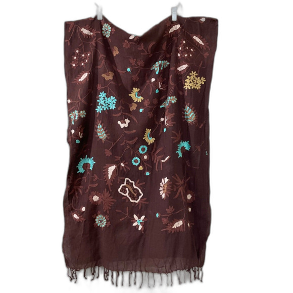 Selection Privee Vintage  Wool  Floral embroidered  Wrap Scarf approx. 27” X 80” - Picture 9 of 10